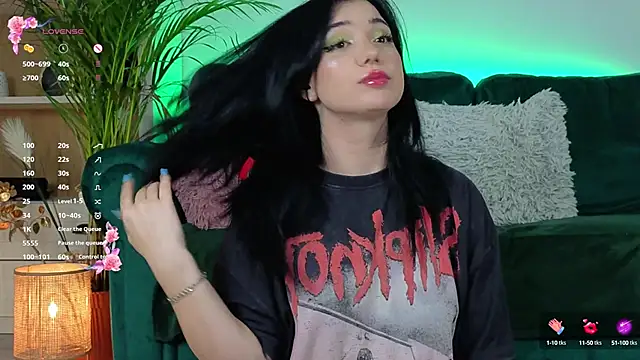 AveryWillow online show from September 22, 1:02 pm