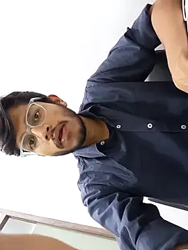 Snapshot of skinnyyyyyyyyy chatting on February 15, 10:33 am skinnyyyyyyyyy online show from February 15, 10:33 am