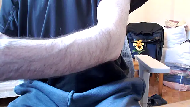 Snapshot of SteveStiffbone chatting on October 19, 3:01 pm SteveStiffbone online show from October 19, 3:01 pm