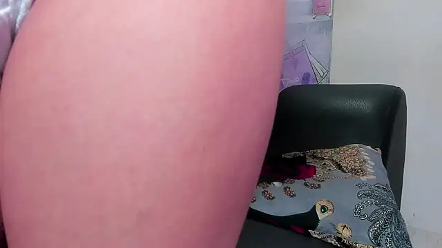 Snapshot of Be_pretty_skinny_69_ chatting on September 9, 11:21 am Be pretty skinny 69 online show from September 9, 11:21 am