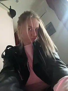 Snapshot of alexa_glory chatting on November 9, 11:30 am alexa glory online show from November 9, 11:30 am