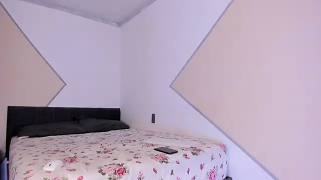 Snapshot of Elalove_ chatting on November 26, 8:04 am Elalove online show from November 26, 8:04 am