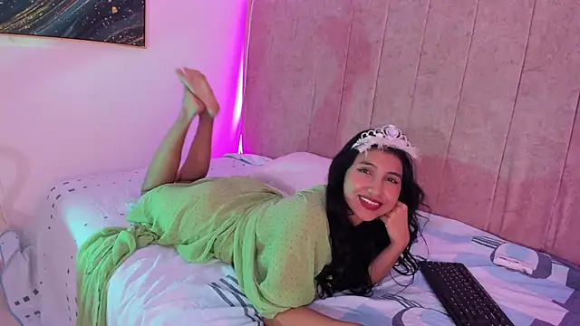 naomiii   online show from September 17, 5:42 am