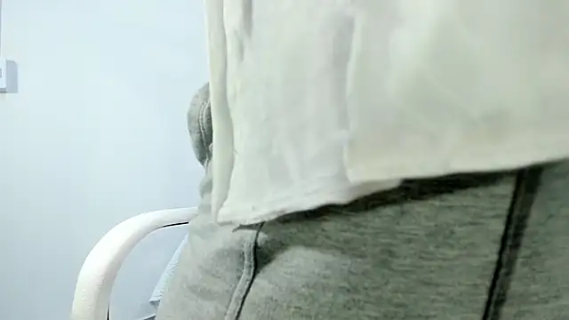 naomiii   online show from May 2, 11:37 am