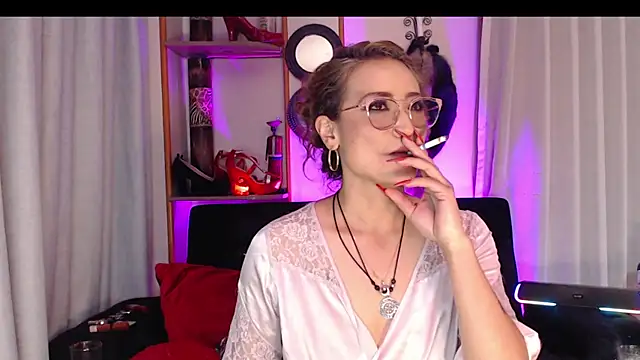 Snapshot of AdeleMourfg chatting on February 23, 9:55 am AdeleMourfg online show from February 23, 9:55 am