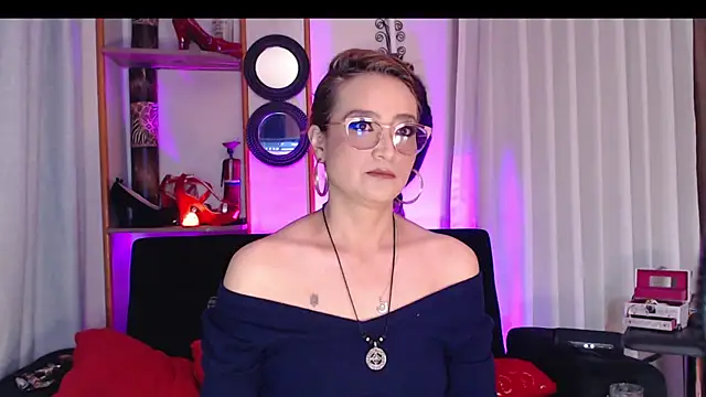 Snapshot of AdeleMourfg chatting on February 24, 4:05 am AdeleMourfg online show from February 24, 4:05 am
