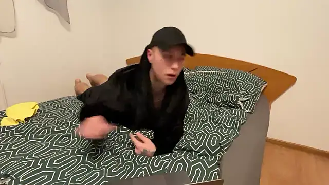 Antik online show from February 12, 11:30 pm