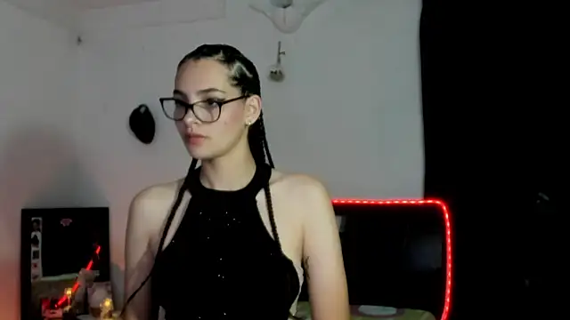 Snapshot of abigail_monore_ chatting on November 17, 3:56 am abigail monore online show from November 17, 3:56 am