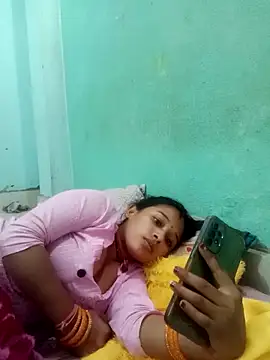 Snapshot of Surajpuja79 chatting on February 17, 8:44 am Surajpuja79 online show from February 17, 8:44 am