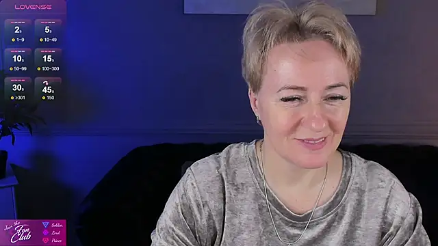 Snapshot of Nika_Smit chatting on December 6, 8:26 am Nika Smit online show from December 6, 8:26 am