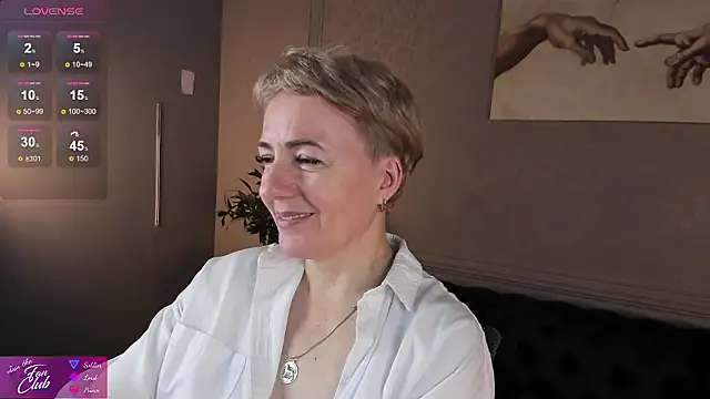 Snapshot of Nika_Smit chatting on December 7, 8:22 am Nika Smit online show from December 7, 8:22 am