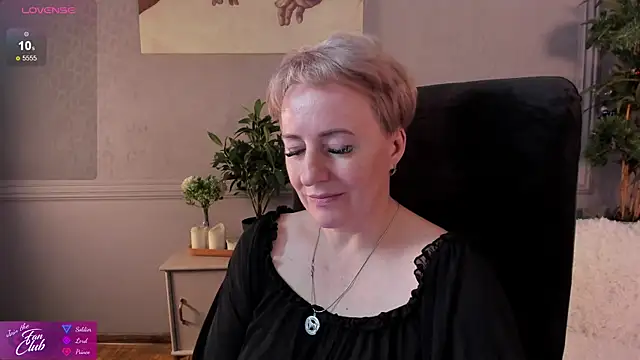 Snapshot of Nika_Smit chatting on December 14, 3:04 pm Nika Smit online show from December 14, 3:04 pm