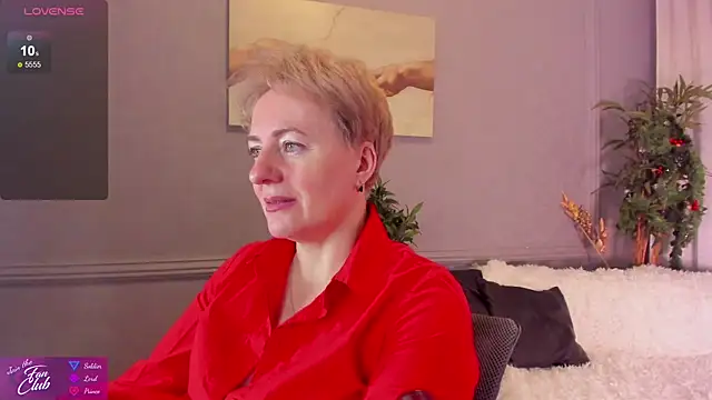 Snapshot of Nika_Smit chatting on January 4, 5:27 am Nika Smit online show from January 4, 5:27 am