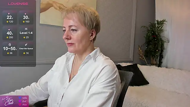 Snapshot of Nika_Smit chatting on January 12, 5:45 am Nika Smit online show from January 12, 5:45 am