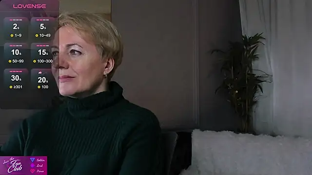 Snapshot of Nika_Smit chatting on January 24, 10:43 am Nika Smit online show from January 24, 10:43 am