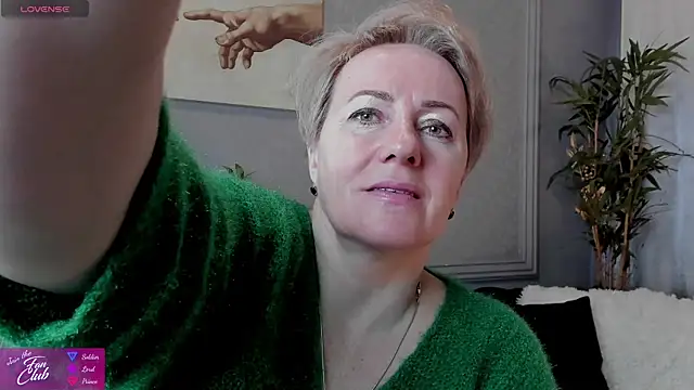 Snapshot of Nika_Smit chatting on February 7, 10:08 am Nika Smit online show from February 7, 10:08 am