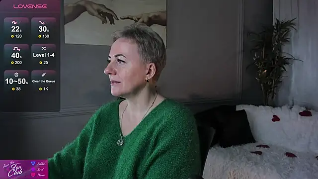 Snapshot of Nika_Smit chatting on February 14, 5:19 am Nika Smit online show from February 14, 5:19 am