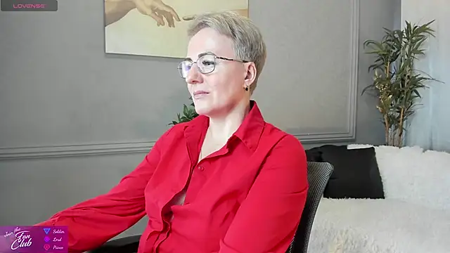 Snapshot of Nika_Smit chatting on February 15, 11:50 am Nika Smit online show from February 15, 11:50 am