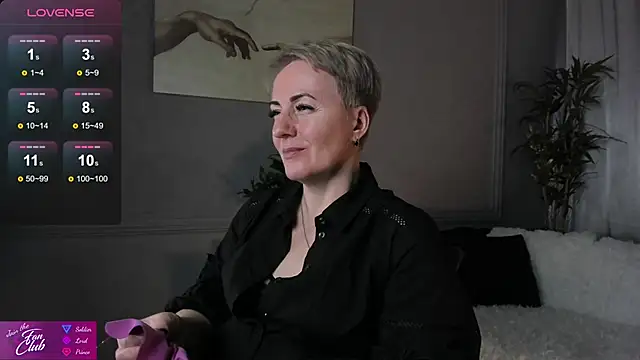 Snapshot of Nika_Smit chatting on February 16, 12:10 pm Nika Smit online show from February 16, 12:10 pm