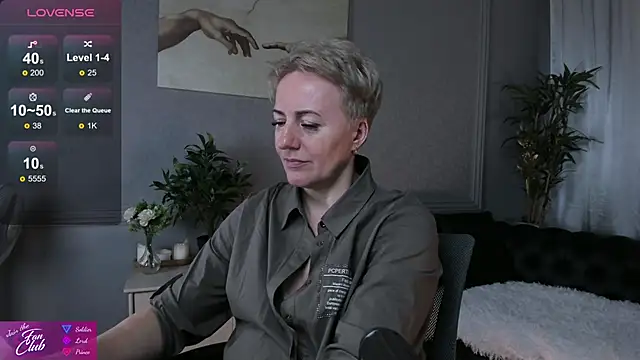 Snapshot of Nika_Smit chatting on February 21, 12:50 pm Nika Smit online show from February 21, 12:50 pm