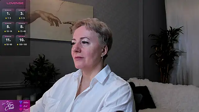 Snapshot of Nika_Smit chatting on March 1, 5:31 am Nika Smit online show from March 1, 5:31 am