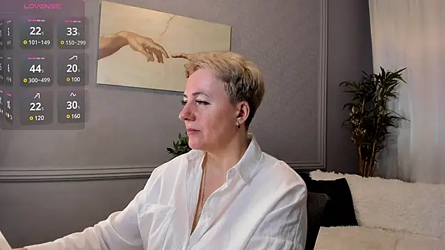 Snapshot of Nika_Smit chatting on March 15, 5:08 am Nika Smit online show from March 15, 5:08 am