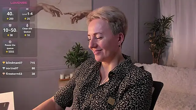 Snapshot of Nika_Smit chatting on March 22, 11:42 am Nika Smit online show from March 22, 11:42 am