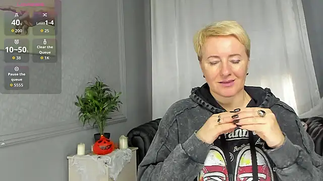 Snapshot of Nika_Smit chatting on October 31, 10:16 am Nika Smit online show from October 31, 10:16 am