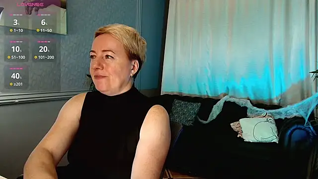 Snapshot of Nika_Smit chatting on November 2, 5:54 am Nika Smit online show from November 2, 5:54 am