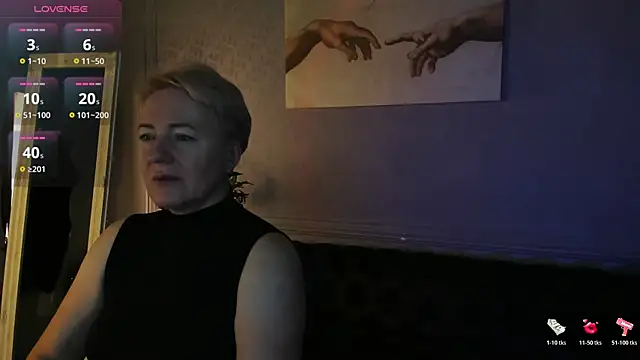 Snapshot of Nika_Smit chatting on November 22, 5:17 am Nika Smit online show from November 22, 5:17 am