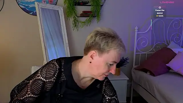 Nika Smit online show from March 14, 5:35 am