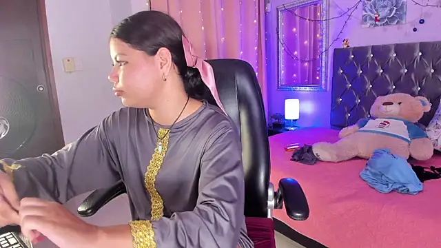 ShairaAwada online show from January 3, 3:33 pm