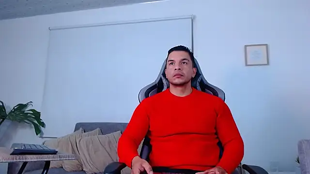 estebandelouis online show from June 21, 11:35 am