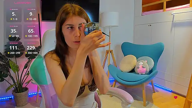 Hailey Green online show from July 14, 6:35 pm