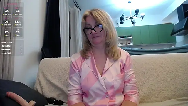 Blond Woman online show from January 27, 11:22 pm