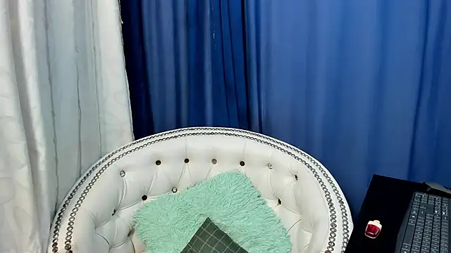 Analia18  online show from January 27, 12:16 pm