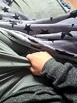 Snapshot of lapa525 chatting on December 3, 10:50 am lapa525 online show from December 3, 10:50 am