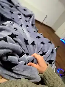 Snapshot of lapa525 chatting on December 3, 3:55 pm lapa525 online show from December 3, 3:55 pm