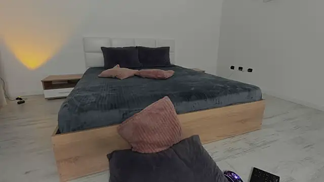 IvyKaelani online show from March 8, 4:17 pm