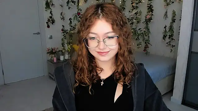 SereneFlame online show from September 17, 10:39 am