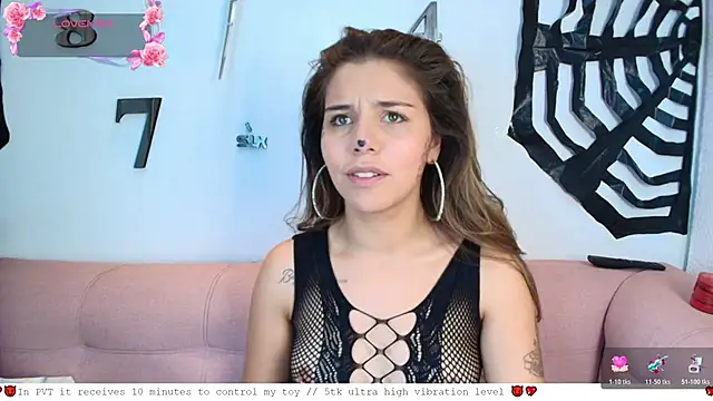 Snapshot of 1Sloppy_Fox4 chatting on October 26, 4:51 am 1Sloppy Fox4 online show from October 26, 4:51 am