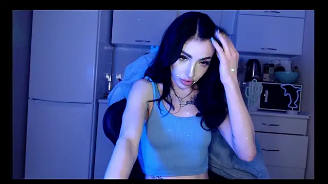 NancyLovee  online show from December 3, 10:18 pm