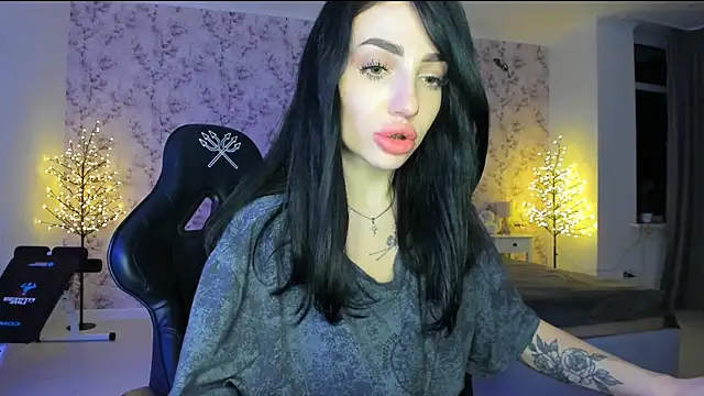 Snapshot of NancyLovee_ chatting on December 21, 4:19 am NancyLovee online show from December 21, 4:19 am