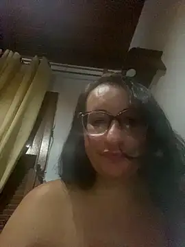 Snapshot of gloria7v05 chatting on March 14, 12:43 am gloria7v05 online show from March 14, 12:43 am