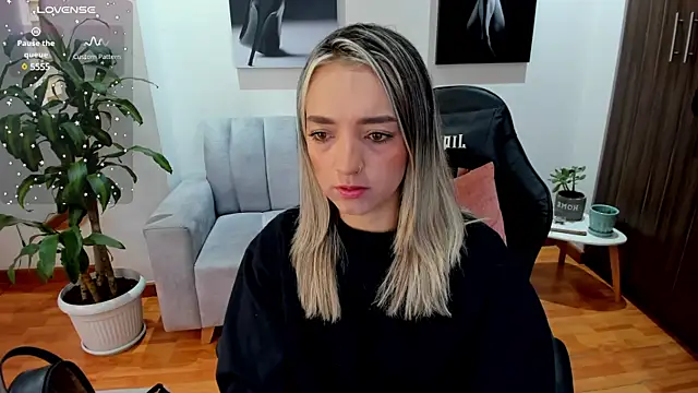 Snapshot of Katapinter chatting on January 28, 6:39 pm Katapinter online show from January 28, 6:39 pm