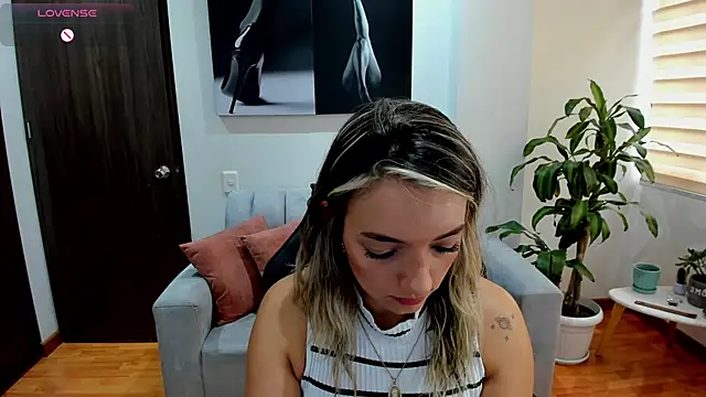 Snapshot of Katapinter chatting on February 5, 3:42 pm Katapinter online show from February 5, 3:42 pm