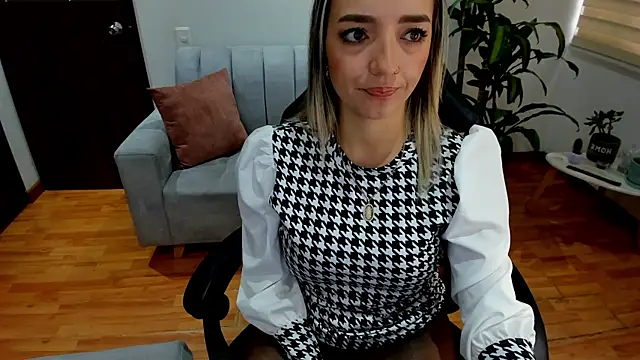 Snapshot of Katapinter chatting on February 11, 3:40 pm Katapinter online show from February 11, 3:40 pm