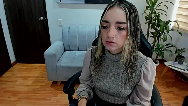 Snapshot of Katapinter chatting on February 24, 12:37 pm Katapinter online show from February 24, 12:37 pm