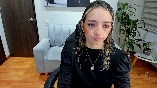 Snapshot of Katapinter chatting on March 2, 3:45 am Katapinter online show from March 2, 3:45 am