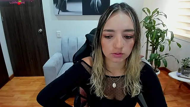 Snapshot of Katapinter chatting on March 19, 6:34 pm Katapinter online show from March 19, 6:34 pm